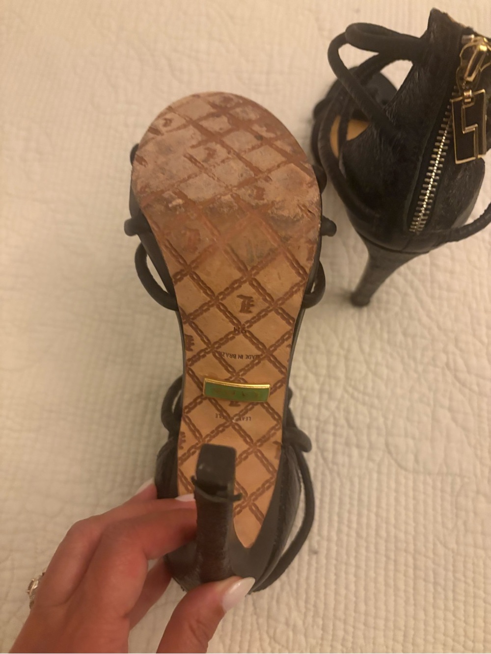 L.A.M.B. Gwen Stefani Black Leather Strappy Knotted Heel Sandals Gold Zipper -9 - Picture 4 of 8